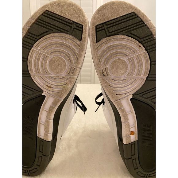 Athletic_Shoes